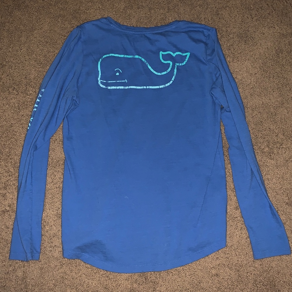 Vineyard vines tee